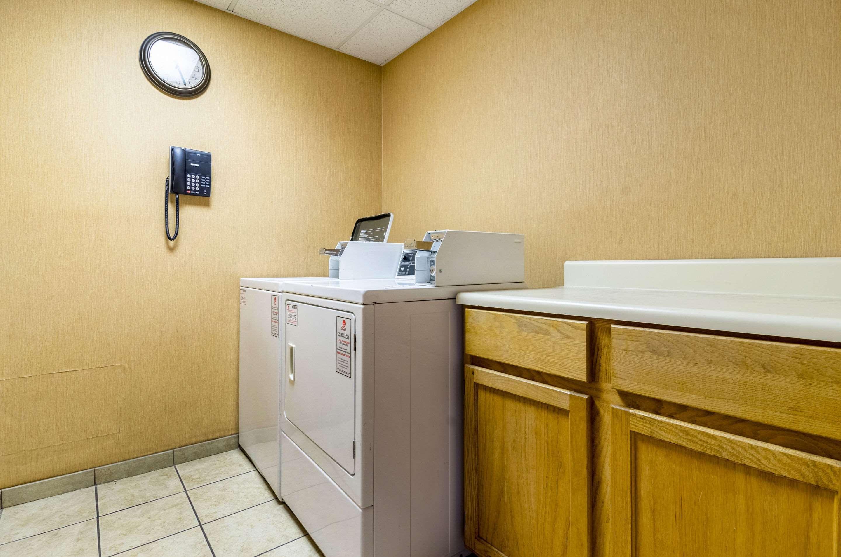למברטון Quality Inn מראה חיצוני תמונה