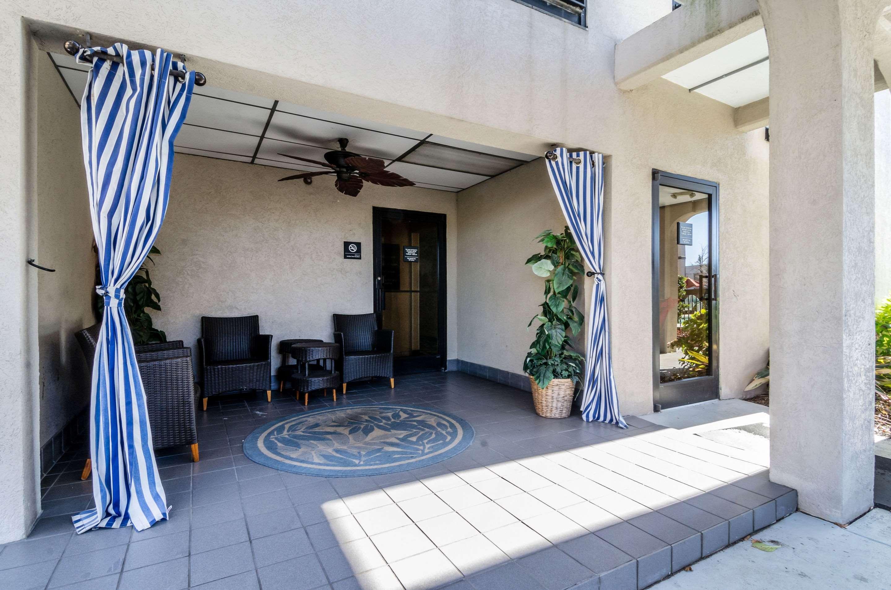למברטון Quality Inn מראה חיצוני תמונה